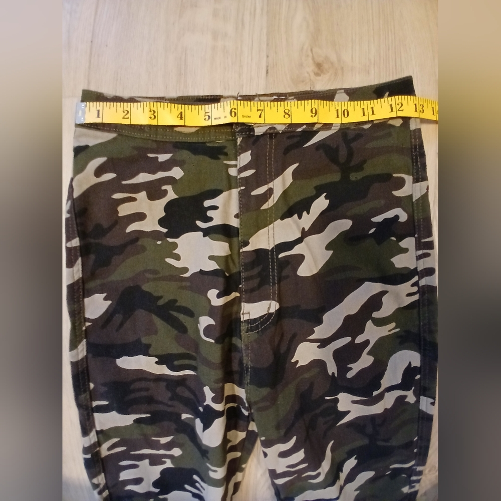 SWANK Women's Camouflage Skinny Jeans - Picture 4 of 7